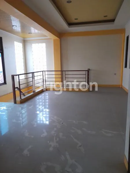 image RUKO STRATEGIS DIPINGGIR JALAN (2)