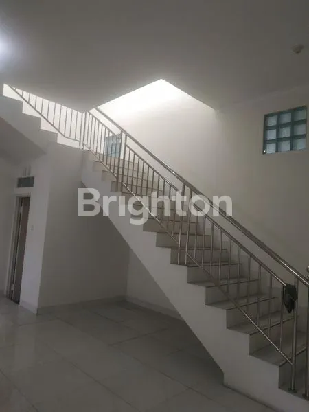 image RUKO DI MAINROAD SUDIRMAN, BANDUNG (3)