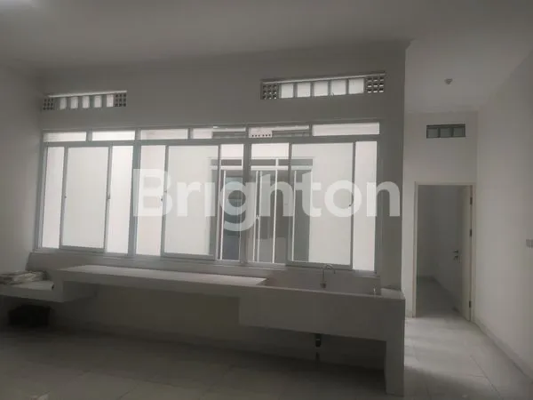 image RUKO DI MAINROAD SUDIRMAN, BANDUNG (2)