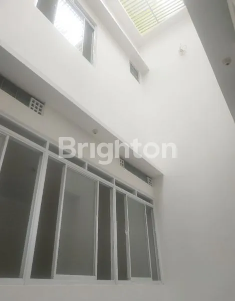 image RUKO DI MAINROAD SUDIRMAN, BANDUNG (4)