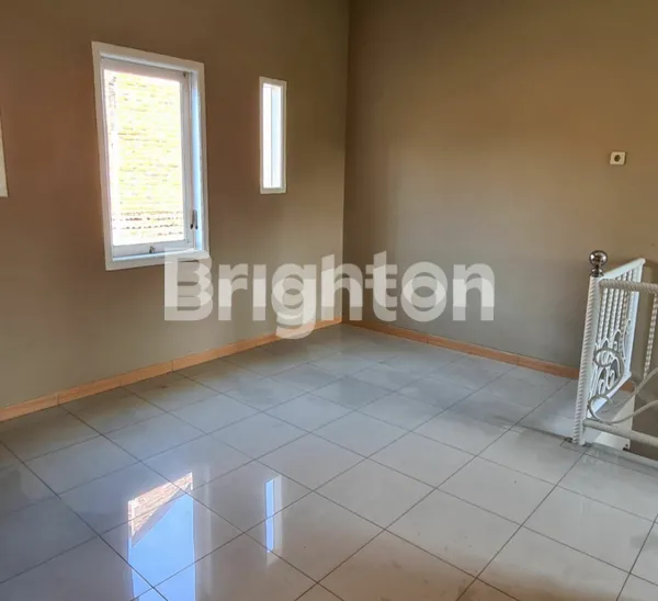 image RUMAH JALAN KEMBAR CIAMIK DI GRAHA REGENCY SIDOARJO (2)