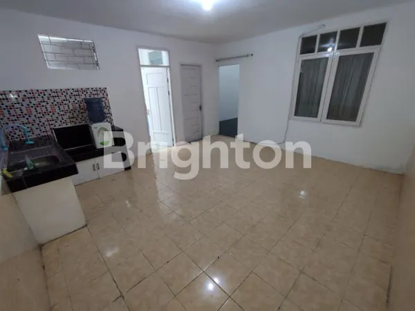 image RUMAH MODERN MINIMALIS DEKAT KOLAM RENANG  COCOK UNTUK KELUARGA KECIL (6)