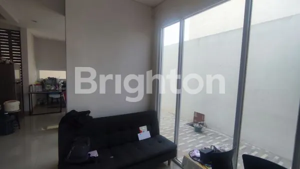 image SEWA RMH MINIMALIS 2 LT FULL FURNISH, (KOMPLIT). PINTU DGN SMART HOME, CCTV DPN RUMAH, TINGGAL MASUK HUNIAN TENANG, BEBAS BANJIR, DKT JLN TEMBUSAN JANGLI KE KAMPUS  UNDIP .TEMBALANG , 7 MNT KE TOL BANYUMANIK. 5 MNT KE SEKOLAH INTER (2)