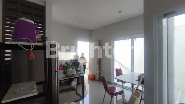 image SEWA RMH MINIMALIS 2 LT FULL FURNISH, (KOMPLIT). PINTU DGN SMART HOME, CCTV DPN RUMAH, TINGGAL MASUK HUNIAN TENANG, BEBAS BANJIR, DKT JLN TEMBUSAN JANGLI KE KAMPUS  UNDIP .TEMBALANG , 7 MNT KE TOL BANYUMANIK. 5 MNT KE SEKOLAH INTER (8)