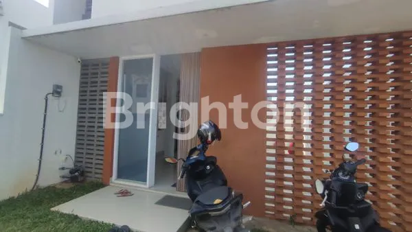 SEWA RMH MINIMALIS 2 LT FULL FURNISH, (KOMPLIT). PINTU DGN SMART HOME, CCTV DPN RUMAH, TINGGAL MASUK HUNIAN TENANG, BEBAS BANJIR, DKT JLN TEMBUSAN JANGLI KE KAMPUS  UNDIP .TEMBALANG , 7 MNT KE TOL BANYUMANIK. 5 MNT KE SEKOLAH INTER