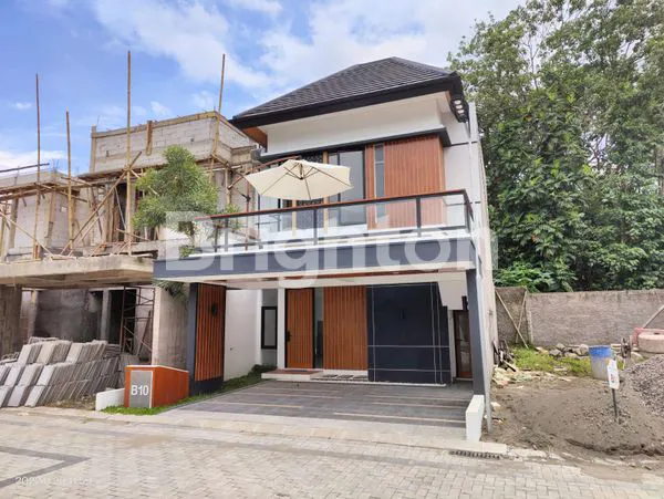 image TOWNHOUSE MEWAH MODERN 2 LANTAI, LINGKUNGAN ASRI, SEKURITI 24 JAM (4)