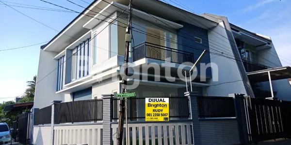 image RUMAH MINIMALIS HOOK BARU GAYA MODERN DEKAT RAYA MERR (1)