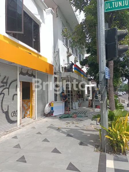 BANGUNAN SANGAT STRATEGIS LOKASI DI TUNJUNGAN