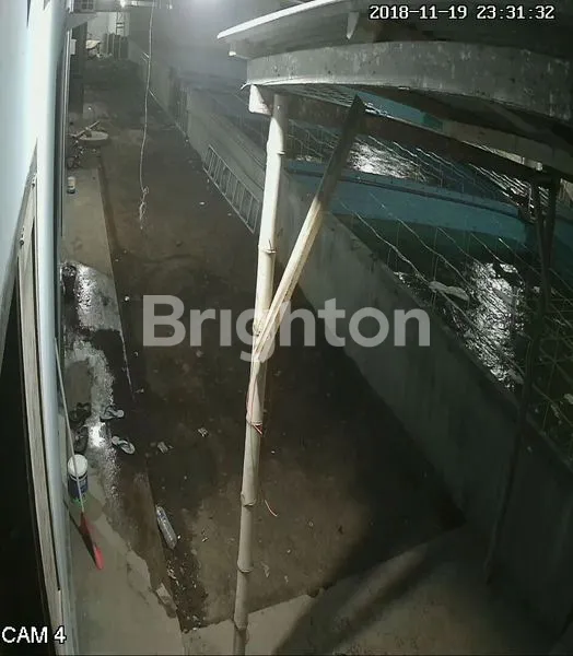 image BAGUNAN TENGAH KOTA DEKAT PANTAI  (1)