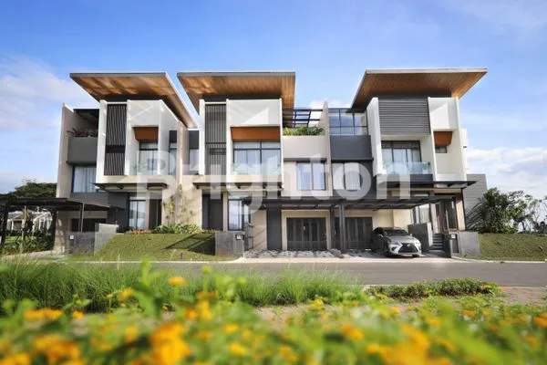 image RUMAH BARU CLUSTER HERON THE SPRING SUMMARECON GADING SERPONG  (1)