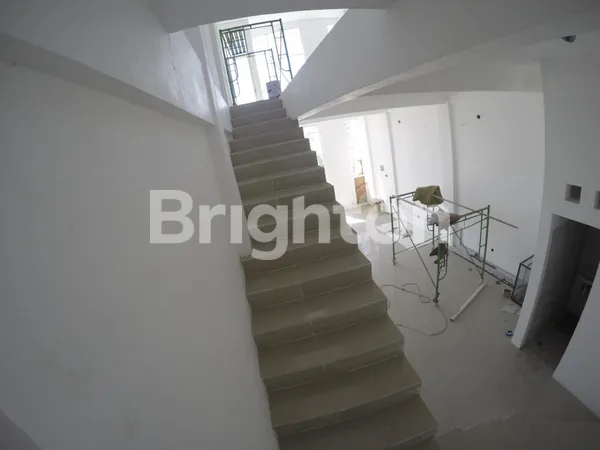 image RUKO PANDUGO 3 LANTAI DEKAT GRAHA YKP DEPAN JALAN RAYA (5)