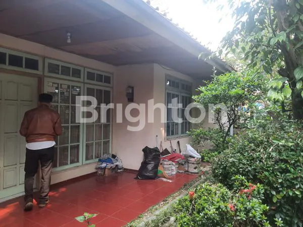 RUMAH SAYAP SETRASARI TEPI JALAN RAMAI COCOK UNTUK USAHA