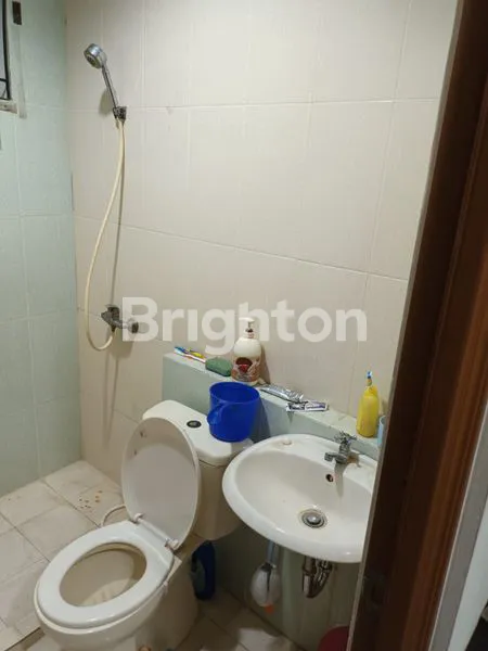 image RUMAH 2 LT SEMI FURNISHED MURAH DI JL TAMAN PALEM LESTARI JAKARTA (4)