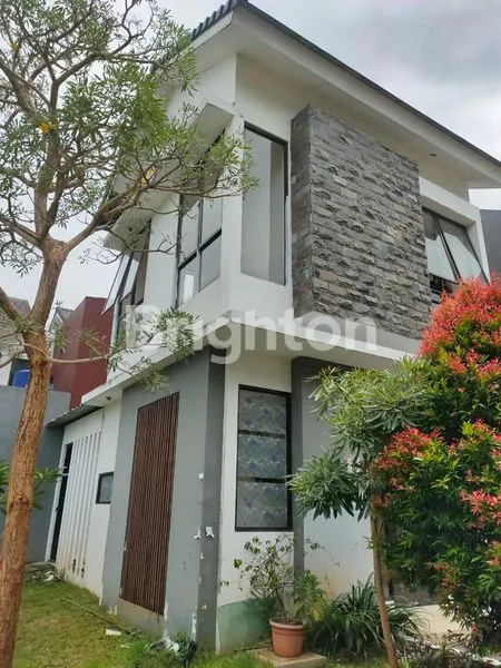 image RUMAH CANTIK 2 LANTAI DI VIOLA RESIDENCE GRAHA RAYA (8)