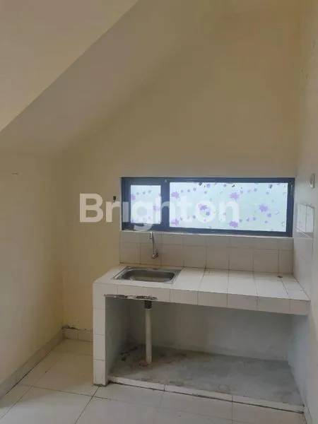 image RUMAH CANTIK 2 LANTAI DI VIOLA RESIDENCE GRAHA RAYA (3)