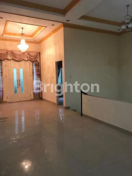 image DISEWAKAN RUMAH CANTIEK,LUAS DAN TERAWAT DI KEMANG PRATAMA REGENCY (8)