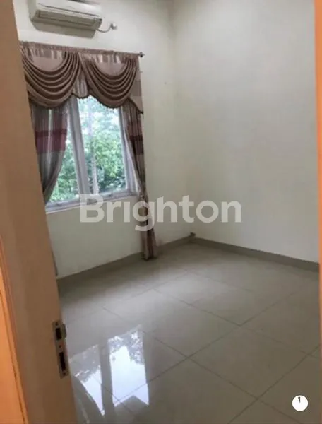 image DISEWAKAN RUMAH CANTIEK,LUAS DAN TERAWAT DI KEMANG PRATAMA REGENCY (2)