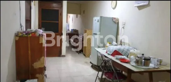 image RUMAH LAMA KALIBARU SEDAP MALAM DIBAWAH NILAI APRAISAL SENEN JAKARTA PUSAT - 2 1/2 LANTAI (4)
