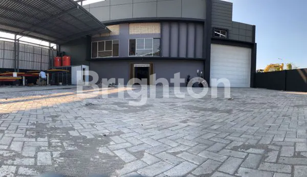 YOS SUDARSO GUDANG + KANTOR SIAP PAKAI PINGGIR JALAN RAYA PROTOKOL PANTURA