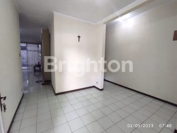 image RUMAH 1.5 LANTAI METRO PERMATA (4)