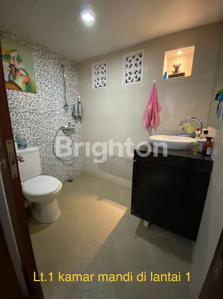 image RUMAH SEMI FURNISHED DI PERUMAHAN ELITE MUMBUL (6)