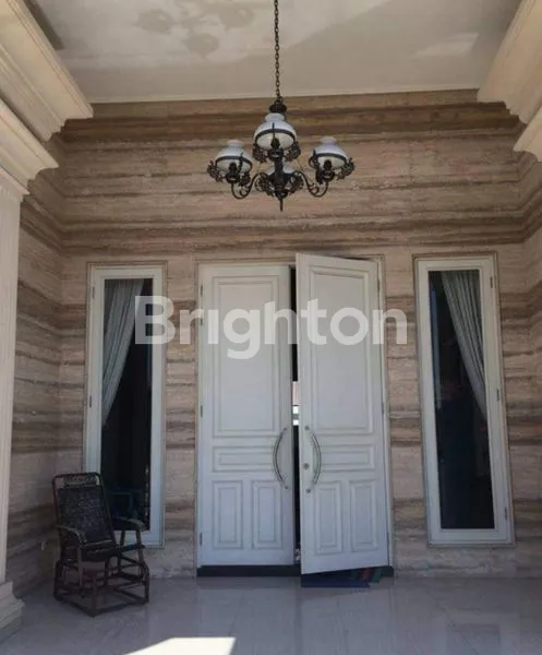 image RUMAH PALM HILL MEWAH SIAP HUNI CIAMIK POOL TERJANGKAU (5)