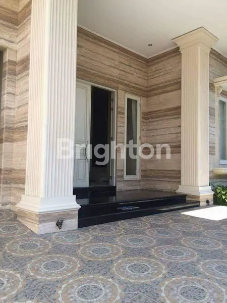 image RUMAH PALM HILL MEWAH SIAP HUNI CIAMIK POOL TERJANGKAU (4)