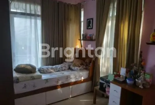 image HUNIAN CANTIK DI HOEK CLUSTER YANG NYAMAN 2 LANTAI (7)