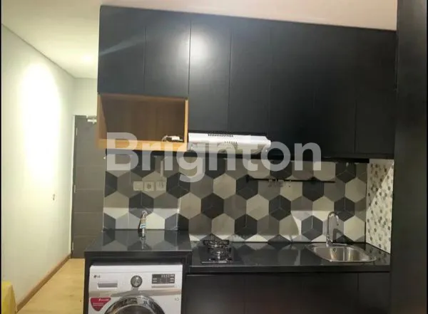 image APARTEMENT FULLY FURNISHED SIAP HUNI SANGAT DEKAT DENGAN PUSAT BISNIS DI JAKARTA (5)