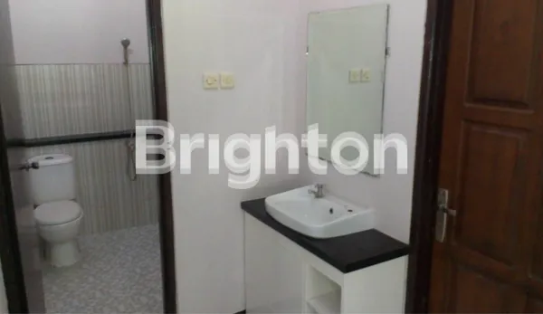 image RUMAH STRATEGIS DI JALAN KEMBAR TAMAN PINANG INDAH SIDOARJO (2)