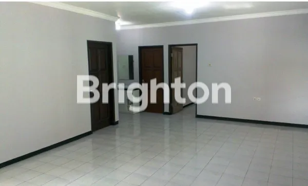 image RUMAH STRATEGIS DI JALAN KEMBAR TAMAN PINANG INDAH SIDOARJO (4)