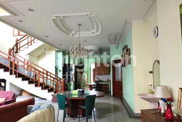 image RUMAH MEWAH 2¼ LANTAIFULL FURNISHED TAMAN ALFA INDAH, JOGLO (1)