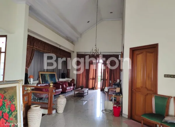 image RUMAH MEWAH 2¼ LANTAIFULL FURNISHED TAMAN ALFA INDAH, JOGLO (4)