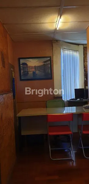 image RUMAH 3 LANTAI, ADA BASEMENT, LOKASI STRATEGIS, KENCANASARI TIMUR (1)