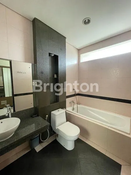 image RUMAH MINIMALIS 2 LT CHOFA RESIDENCE FULL FURNISHED DEKAT MAYJEN SUNGKONO SURABAYA, COCOK UTK EXPAT BULE, BAGUS SIAP HUNI READY SWIMMING POOL (6)