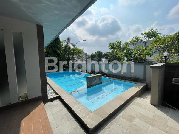 image RUMAH MINIMALIS 2 LT CHOFA RESIDENCE FULL FURNISHED DEKAT MAYJEN SUNGKONO SURABAYA, COCOK UTK EXPAT BULE, BAGUS SIAP HUNI READY SWIMMING POOL (8)