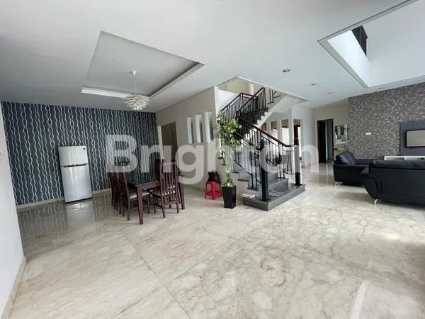 image RUMAH MINIMALIS 2 LT CHOFA RESIDENCE FULL FURNISHED DEKAT MAYJEN SUNGKONO SURABAYA, COCOK UTK EXPAT BULE, BAGUS SIAP HUNI READY SWIMMING POOL (7)