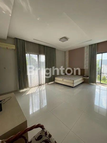 image RUMAH MINIMALIS 2 LT CHOFA RESIDENCE FULL FURNISHED DEKAT MAYJEN SUNGKONO SURABAYA, COCOK UTK EXPAT BULE, BAGUS SIAP HUNI READY SWIMMING POOL (4)