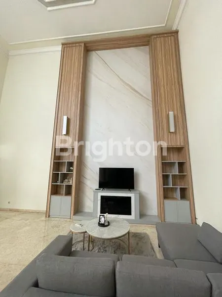 image MURAH DEKAT PINTU MASUK TOL RUMAH TERNYAMAN DI TAMAN HUNIAN SATELIT DEKAT CITRALAND SURABAYA, COCOK UTK EXPAT BULE, BAGUS SIAP HUNI READY SWIMMING POOL (2)