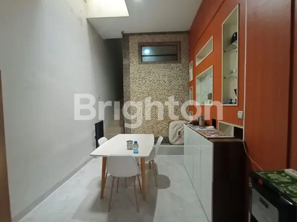 image RUMAH MEWAH 2 LANTAI DUTA MAS POSISI HOOK SAMPING TAMAN DEKAT KEPRI MALL BATAM CENTER (4)