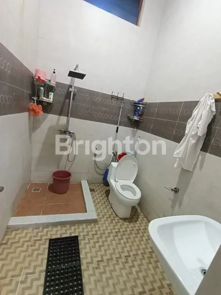 image RUMAH MEWAH 2 LANTAI DUTA MAS POSISI HOOK SAMPING TAMAN DEKAT KEPRI MALL BATAM CENTER (9)