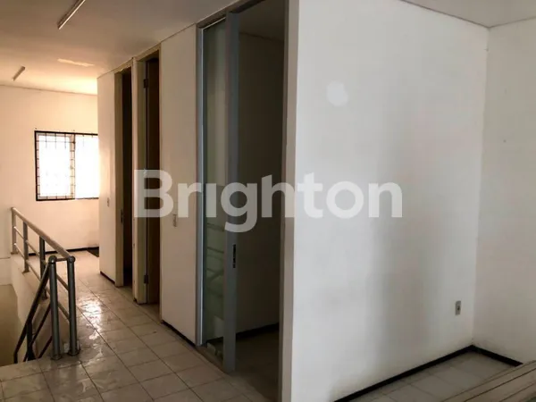 image RUKO SATELIT TOWN SQUARE MURAH HADAP JALAN RAYA PARKIRAN LUAS  (4)