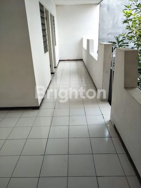 image RUMAH 2 LANTAI KENDANGSARI STRATEGIS HALAMAN LUAS (6)