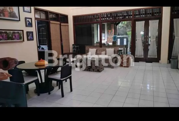 image RUMAH 2 LANTAI STRATEGIS DI RENON SIAP HUNI (1)