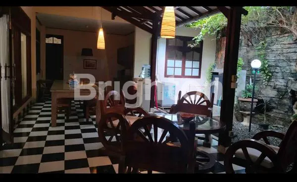 image RUMAH 2 LANTAI STRATEGIS DI RENON SIAP HUNI (6)