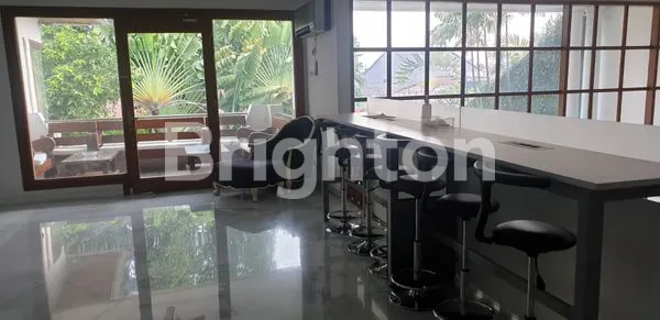 image RUMAH MEWAH DENGAN PRIVATE POOL DI KEMANG JAKARTA SELATAN (2)