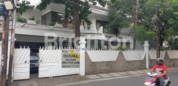 image RUMAH MEWAH DENGAN PRIVATE POOL DI KEMANG JAKARTA SELATAN (3)