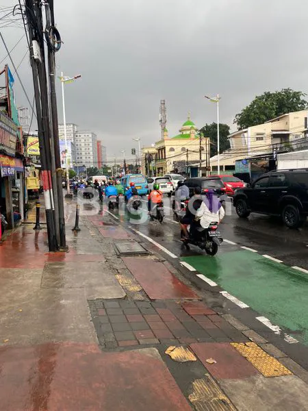 RUKO 4 SETENGAH LANTAI SIAP HUNI DI DEWI SARTIKA JAKARTA TIMUR