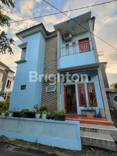 DIJUAL RUMAH DENGAN INTERIOR MEWAH DESAIN MINIMALIS. LOKASI DI PURWOMARTAMI, KALASAN, SLEMAN, JOGJA.