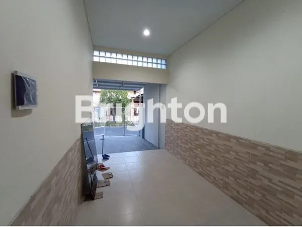 image RUMAH 1.5 LANTAI SIAP HUNI MANYAR TIRTOYOSO (3)